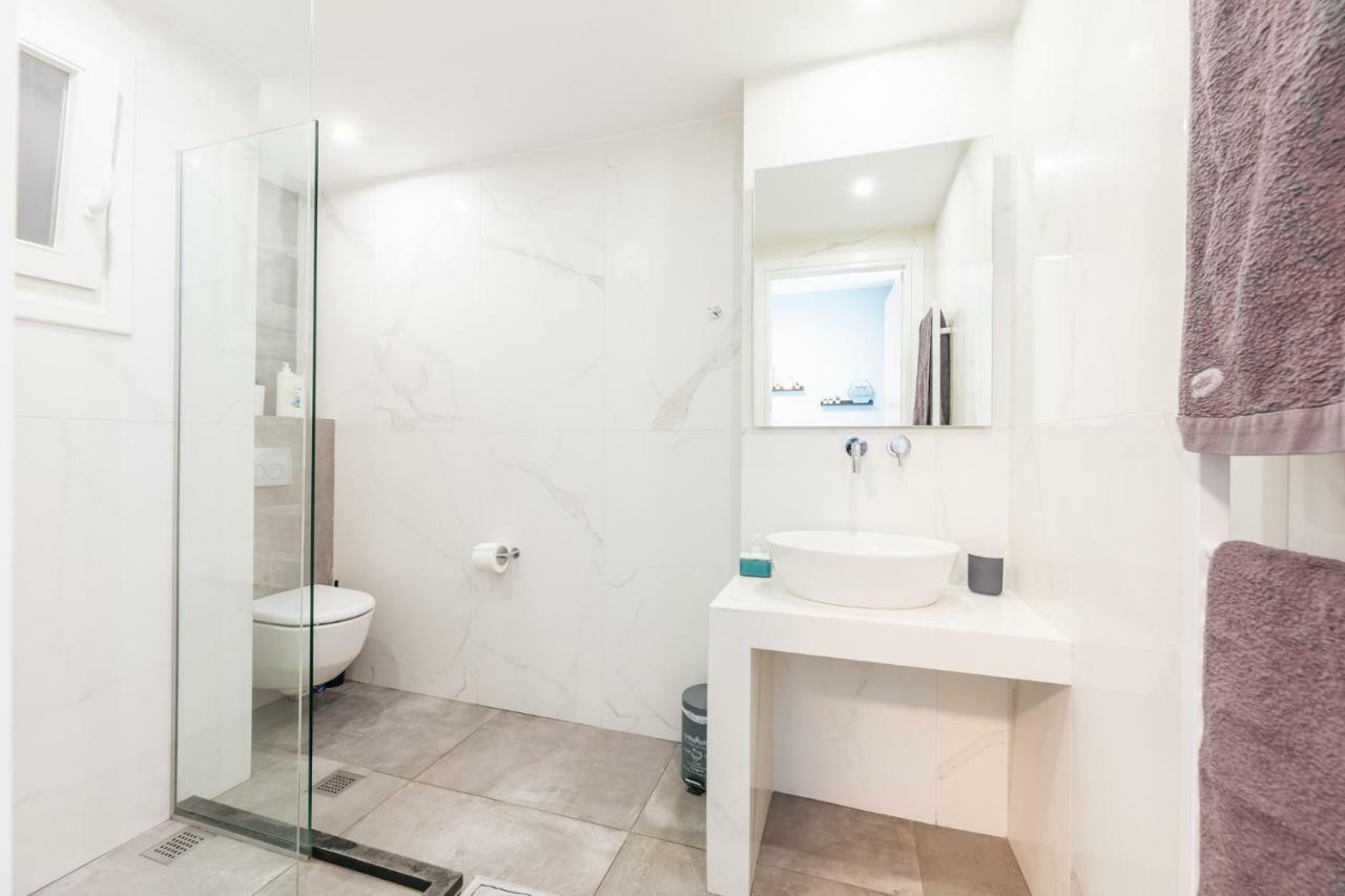 Modern White Tower Apartment Thessalonique Extérieur photo