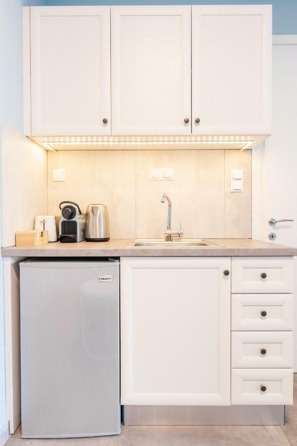 Modern White Tower Apartment Thessalonique Extérieur photo