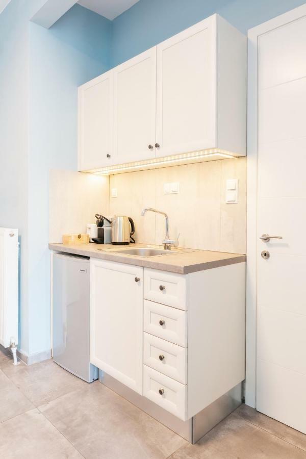 Modern White Tower Apartment Thessalonique Extérieur photo